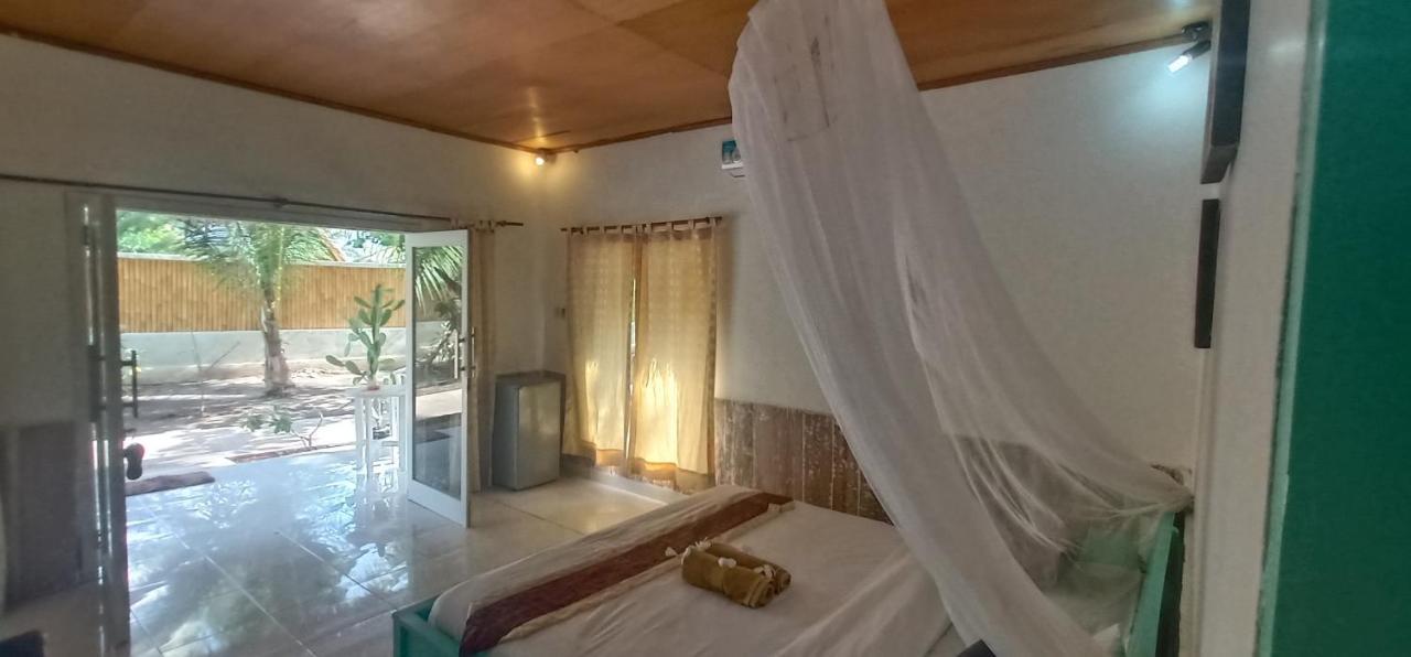 Star Bar And Bungalows Νησιά Γκίλι Εξωτερικό φωτογραφία